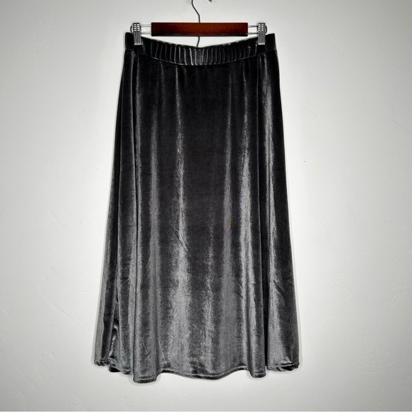 J Lee Dresses & Skirts - J Lee Silver Gray Velvet Midi A Line Skirt Size Medium Holiday Party Fall Autumn
